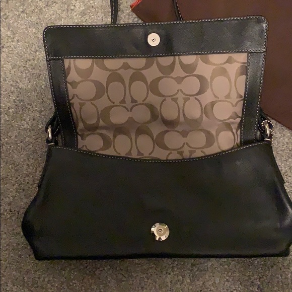 Authentic Vintage 90’s Coach Handbag - Picture 2 of 7